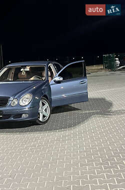 Седан Mercedes-Benz E-Class 2006 в Киеве