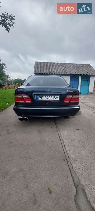 Седан Mercedes-Benz E-Class 2002 в Києві