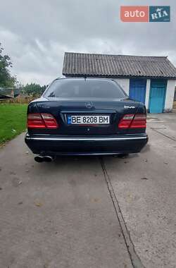 Седан Mercedes-Benz E-Class 2002 в  фото 3 Седан Mercedes-Benz E-Class 2002 в