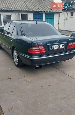 Седан Mercedes-Benz E-Class 2002 в  фото 10 Седан Mercedes-Benz E-Class 2002 в