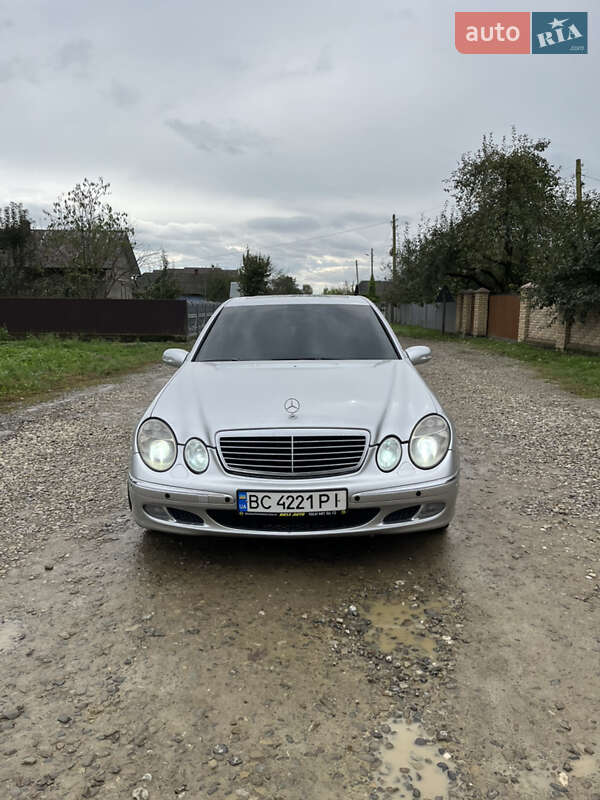 Седан Mercedes-Benz E-Class 2005 в Чернівцях