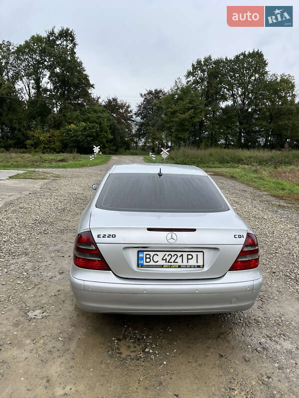 Седан Mercedes-Benz E-Class 2005 в Чернівцях