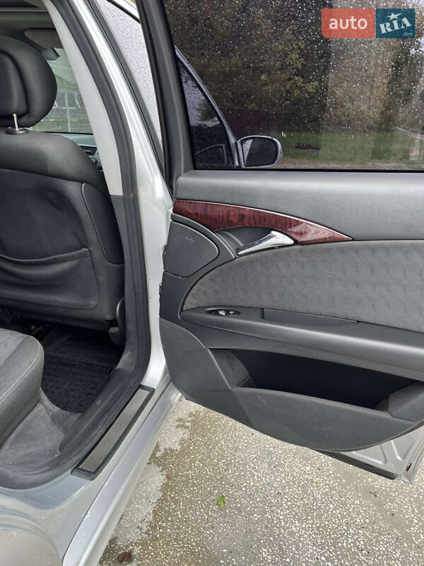 Седан Mercedes-Benz E-Class 2005 в Чернівцях