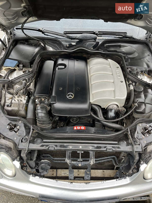 Седан Mercedes-Benz E-Class 2005 в Чернівцях