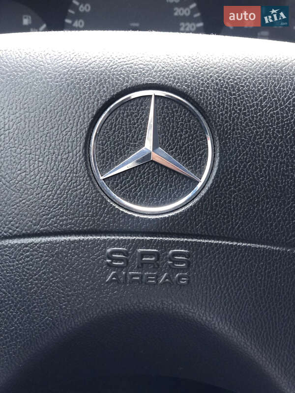 Седан Mercedes-Benz E-Class 2001 в Самборе