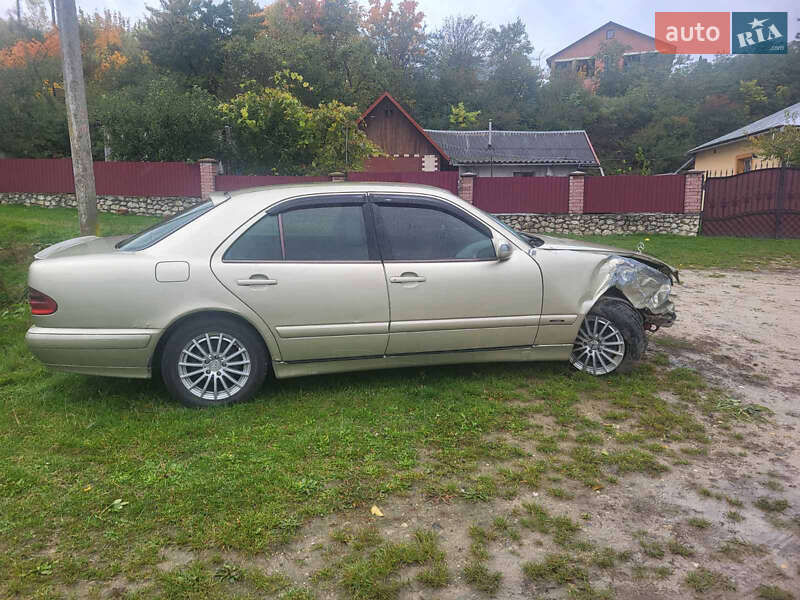 Седан Mercedes-Benz E-Class 1998 в Тернополе