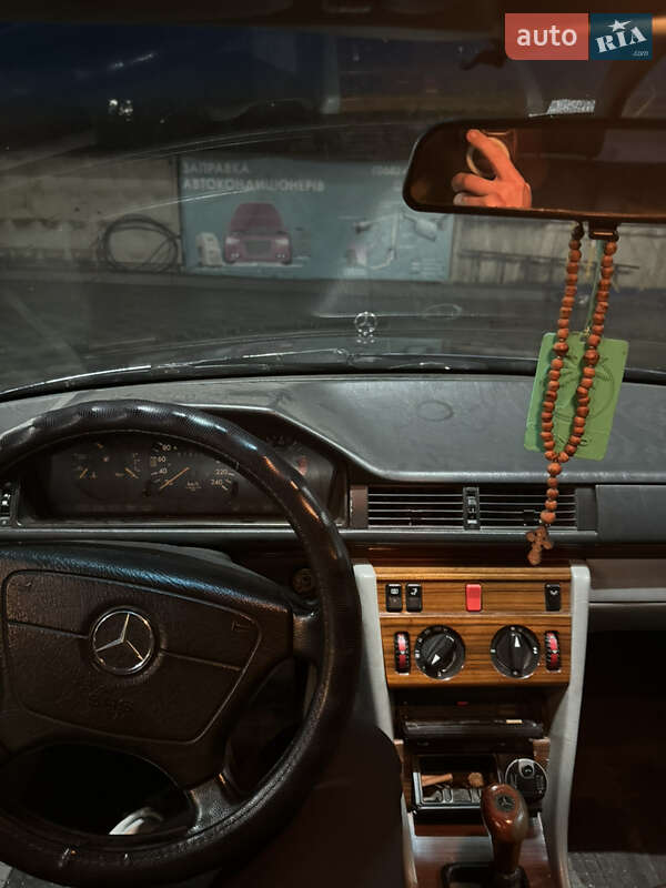 Седан Mercedes-Benz E-Class 1995 в Хмельницком