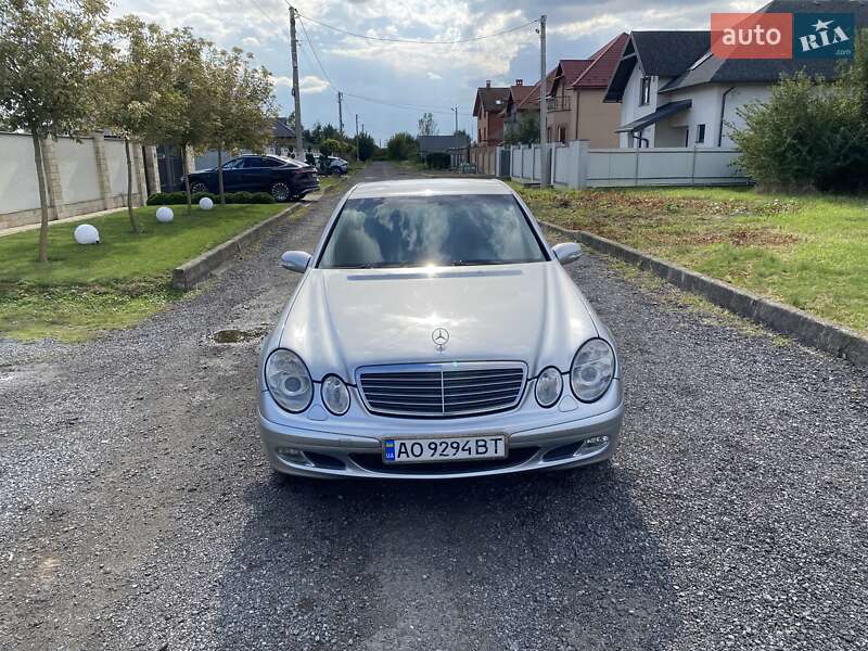Седан Mercedes-Benz E-Class 2003 в 