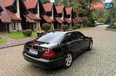 Седан Mercedes-Benz E-Class 2004 в 