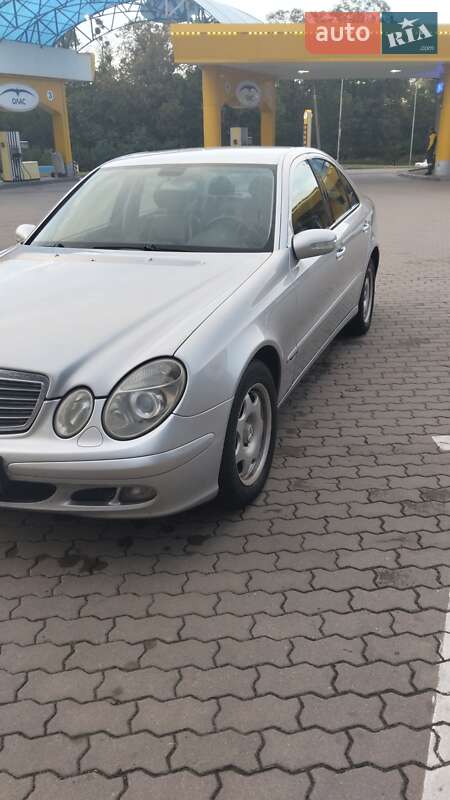 Седан Mercedes-Benz E-Class 2005 в 