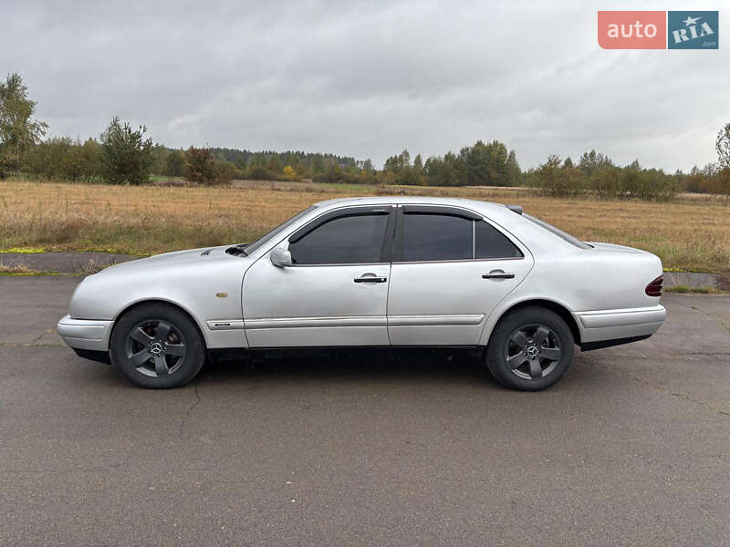 Седан Mercedes-Benz E-Class 1997 в Любешове