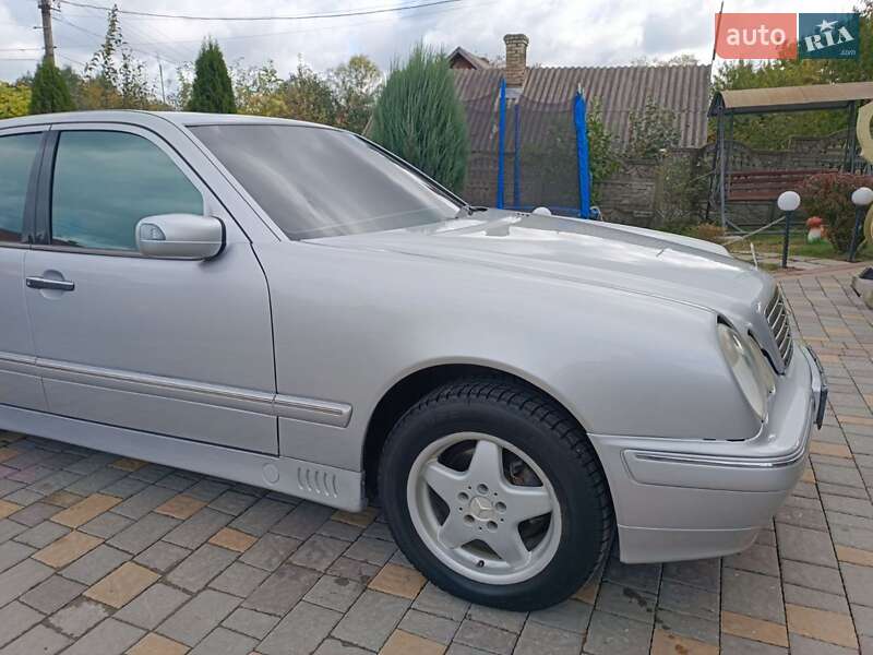 Седан Mercedes-Benz E-Class 1995 в Черновцах