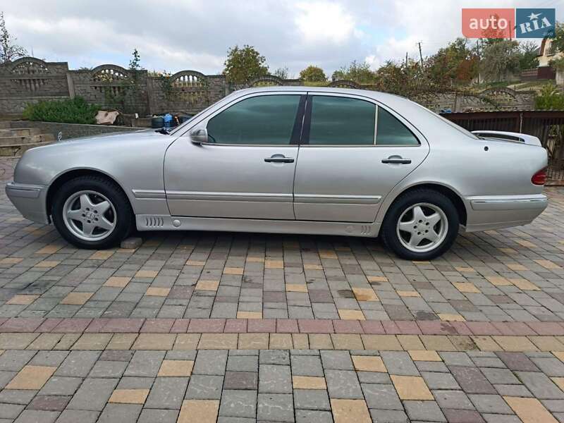 Седан Mercedes-Benz E-Class 1995 в Черновцах