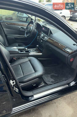 Седан Mercedes-Benz E-Class 2011 в 