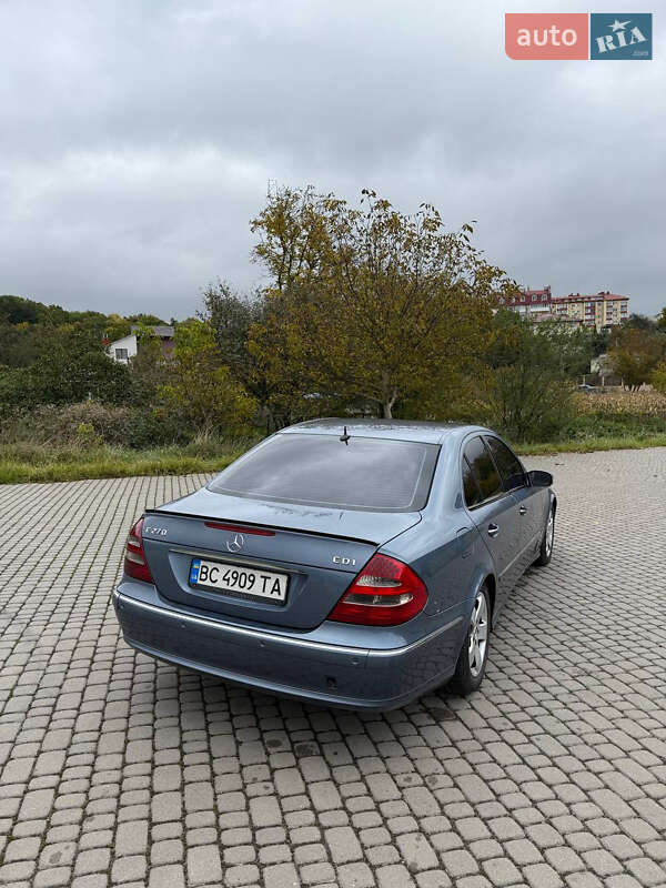 Седан Mercedes-Benz E-Class 2004 в Львове
