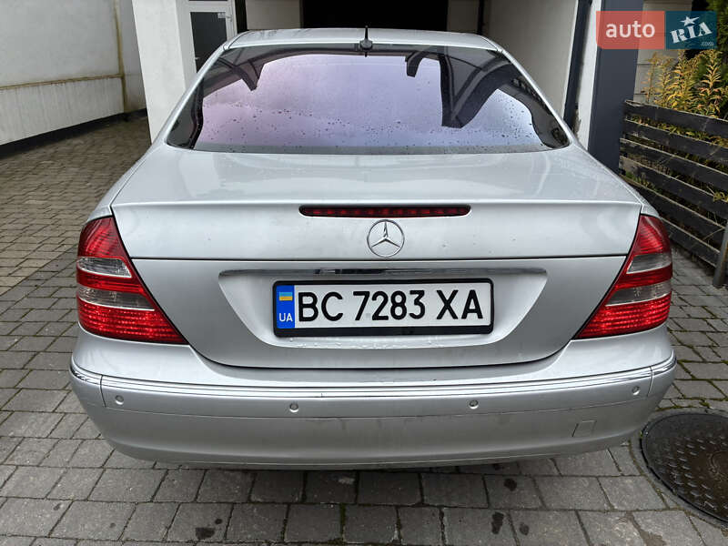 Седан Mercedes-Benz E-Class 2004 в Львове