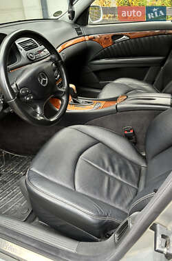 Седан Mercedes-Benz E-Class 2004 в  фото 13 Седан Mercedes-Benz E-Class 2004 в