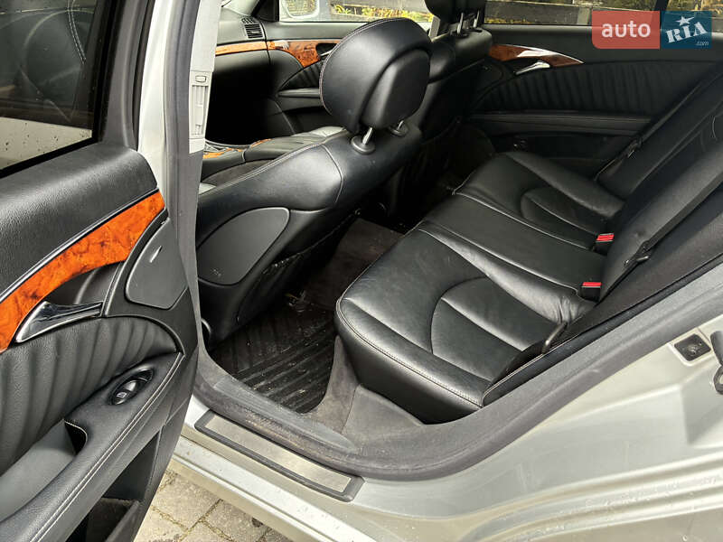 Седан Mercedes-Benz E-Class 2004 в Львове