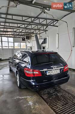 Универсал Mercedes-Benz E-Class 2012 в 