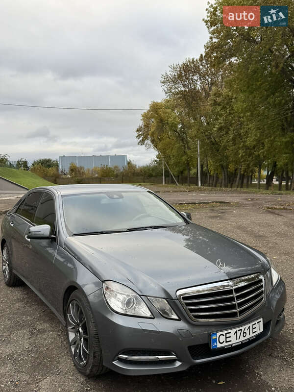 Седан Mercedes-Benz E-Class 2011 в Заставной