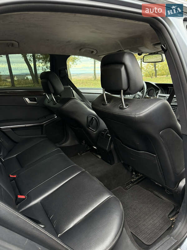 Седан Mercedes-Benz E-Class 2011 в Заставной
