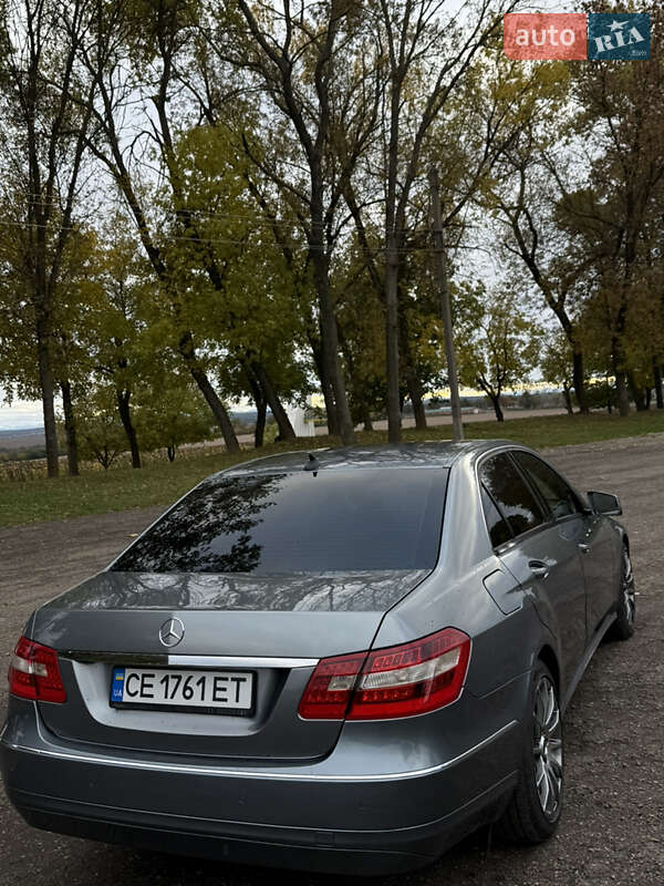 Седан Mercedes-Benz E-Class 2011 в Заставной