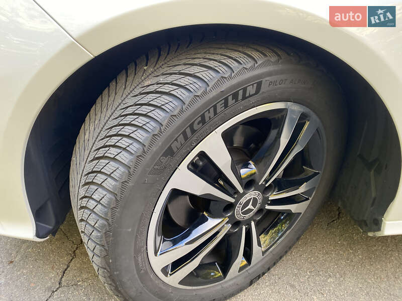 Седан Mercedes-Benz E-Class 2014 в Киеве