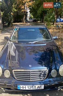 Седан Mercedes-Benz E-Class 2000 в 
