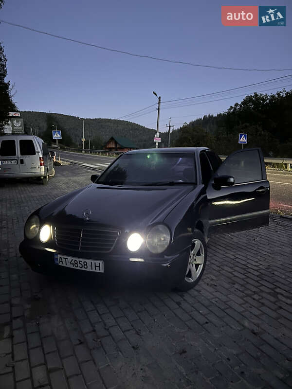 Mercedes-Benz E-Class 2000