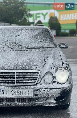 Седан Mercedes-Benz E-Class 2000 в Івано-Франківську