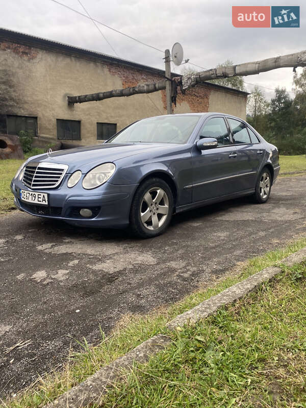 Седан Mercedes-Benz E-Class 2003 в Рахове