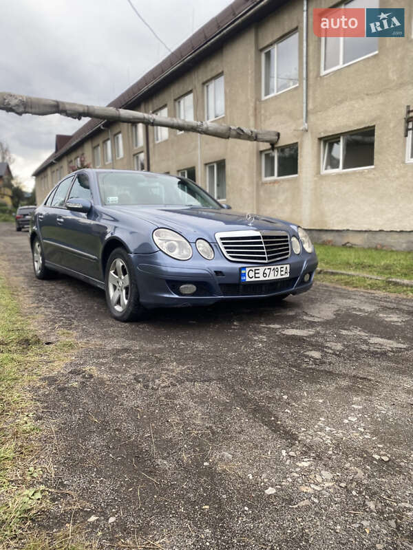 Седан Mercedes-Benz E-Class 2003 в Рахове