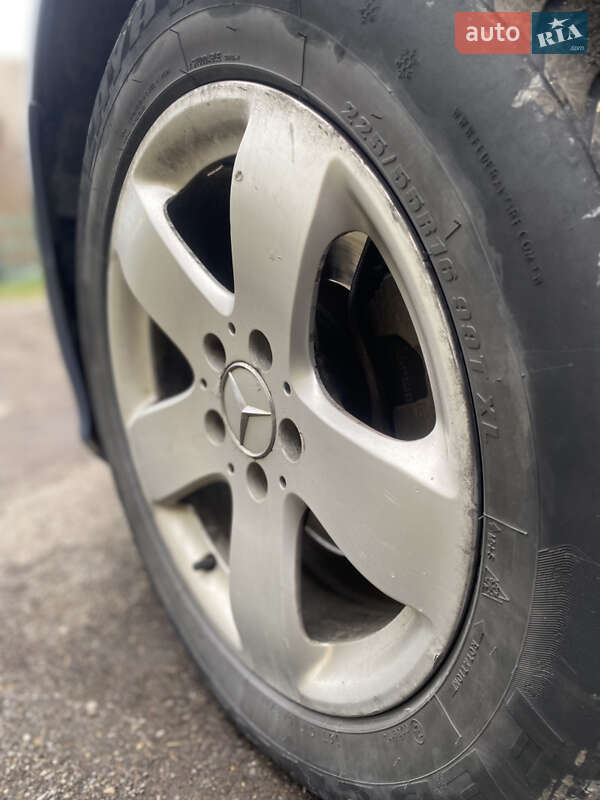Седан Mercedes-Benz E-Class 2003 в Рахове