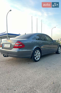 Седан Mercedes-Benz E-Class 2005 в 