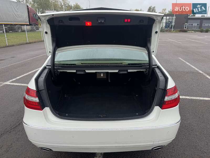 Седан Mercedes-Benz E-Class 2011 в Ковеле