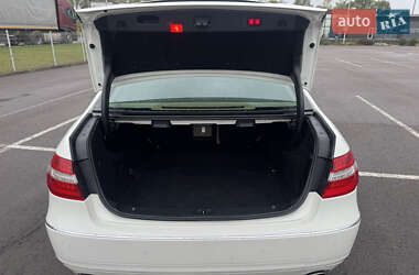 Седан Mercedes-Benz E-Class 2011 в 