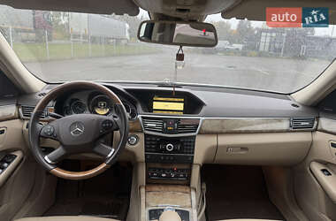 Седан Mercedes-Benz E-Class 2011 в 
