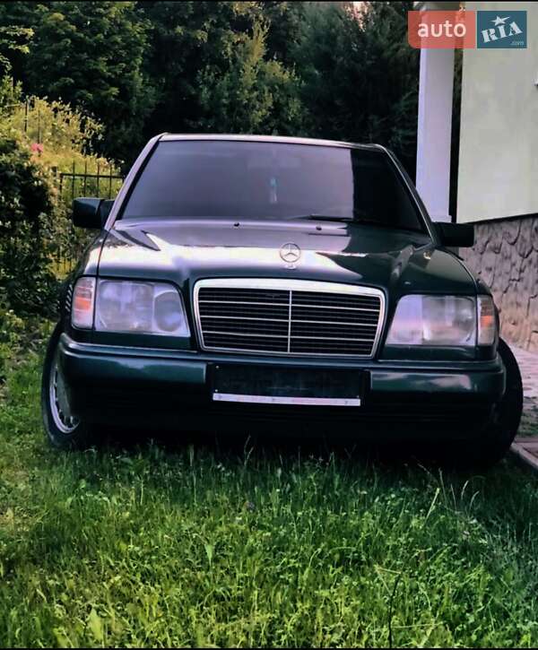 Седан Mercedes-Benz E-Class 1994 в Берегомете