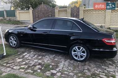 Седан Mercedes-Benz E-Class 2011 в Заставной