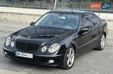 Седан Mercedes-Benz E-Class 2002 в 