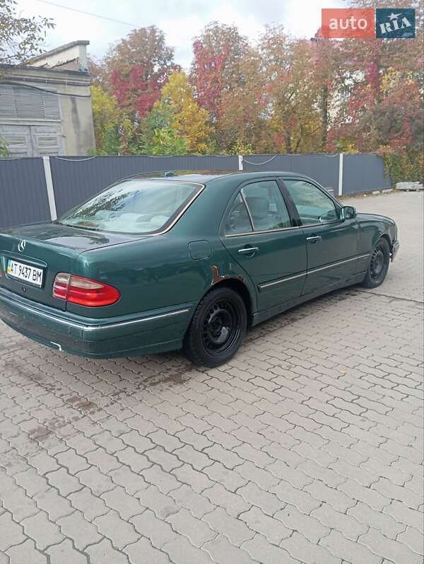Седан Mercedes-Benz E-Class 1999 в Калуші