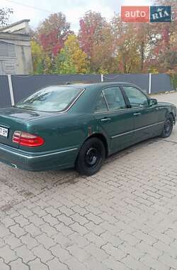 Седан Mercedes-Benz E-Class 1999 в 