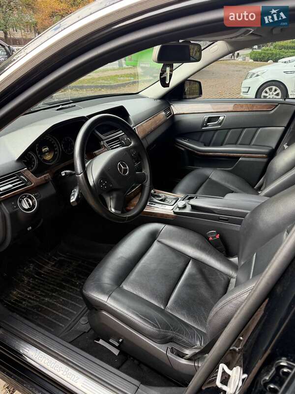 Седан Mercedes-Benz E-Class 2011 в Киеве