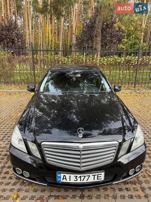 Седан Mercedes-Benz E-Class 2011 в Киеве