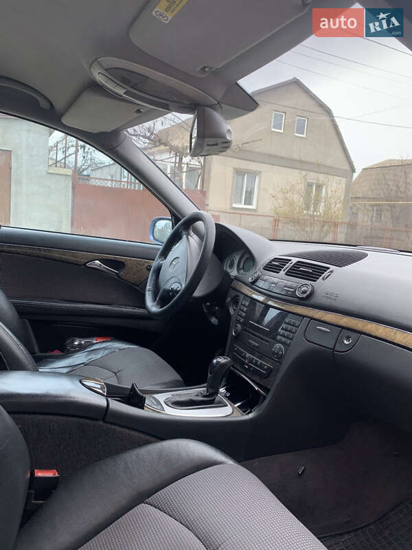 Седан Mercedes-Benz E-Class 2003 в Одессе