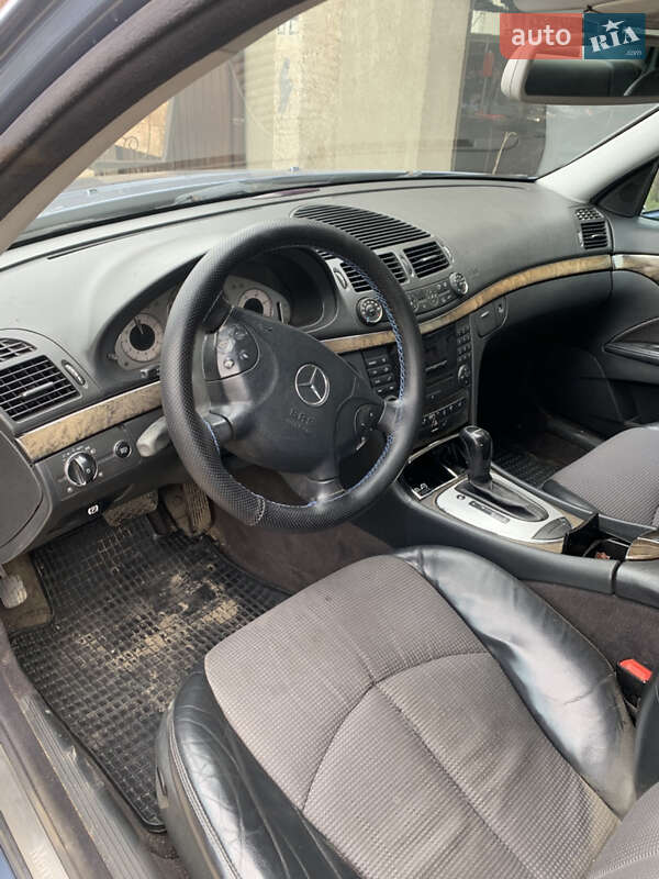 Седан Mercedes-Benz E-Class 2003 в Одессе