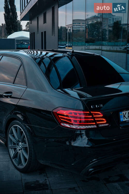 Седан Mercedes-Benz E-Class 2013 в Киеве