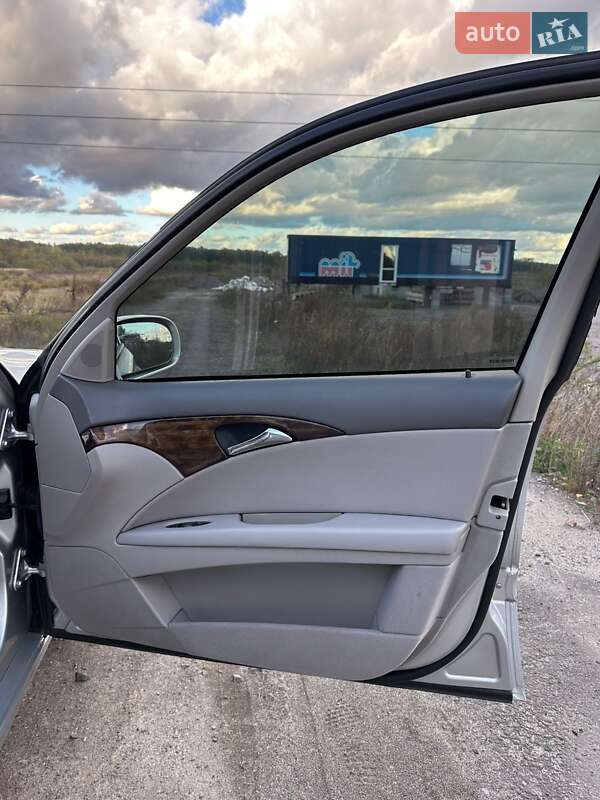 Седан Mercedes-Benz E-Class 2004 в Ровно