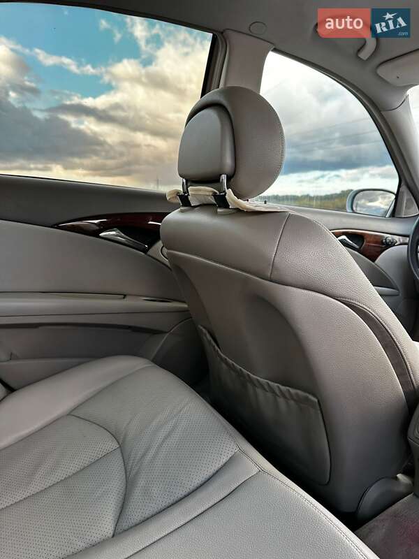 Седан Mercedes-Benz E-Class 2004 в Ровно