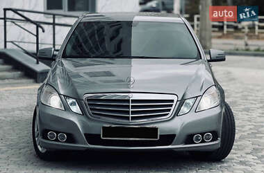 Седан Mercedes-Benz E-Class 2010 в 